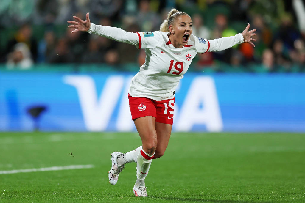 米乐体育m6官网-加拿大女足队长受伤下场，赛季或报销