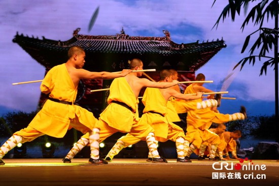 米乐体育平台-南非游泳健将夺得金牌，赢得掌声